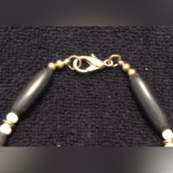 Vintage Romantic Floral Wood & Resin Necklace with Matching Bracelet & Earrings - Picture 5 of 7